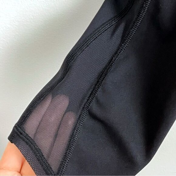 LULULEMON Mesh Side Leggings size 4 yoga running cropped - Picture 4 of 8
